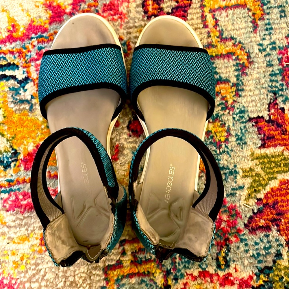 Aerosoles Women's Greatness Wedge Sandal with ankle strap 
Size 7.5